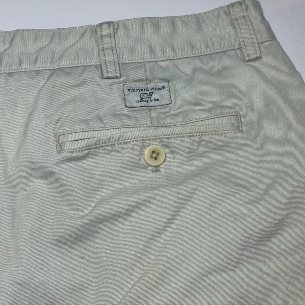 Vineyard Vines Men's Club Shorts 38 Beige Stone Golf Casual Cotton Flat Front